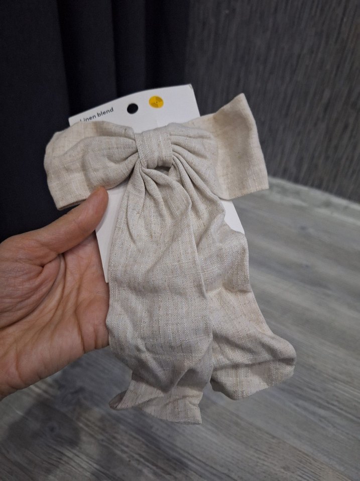 Bej Keten Kumaş Fiyonk Saç Tokası - Görsel 2