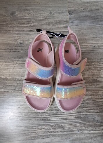 30 Beden H&M Kız Sandalet iç etiket 185 cm Memory Foam Tabanlı