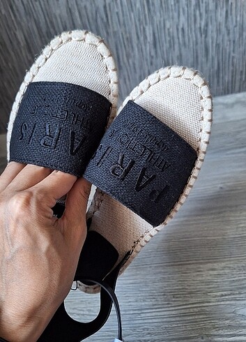 40 Beden siyah Renk H&M Sandalet çok rahat ve şık 