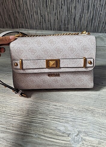 Guess Guess Kadın Askılı Çanta rengi çok şık