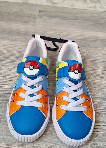 H&M Pokemon Rengarenk Desenli Lisanslı Ayakkabı
