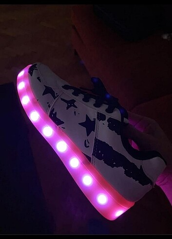 Diğer Spor Ayakkabı alt tabanı şarj edip ışıklı kullanılabilir