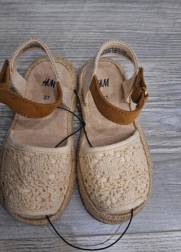 27 Beden H&M Çocuk Sandalet Örme bir Materyali sahip