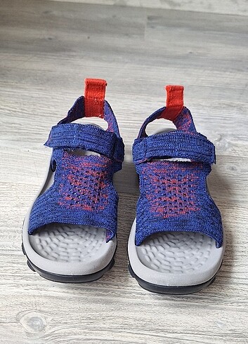 30 Beden mavi Renk Decatlon Sandalet tertemiz çok az kullan