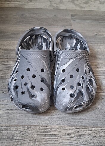 Crocs Siyah Terlik 37-38 iç etiketi 240