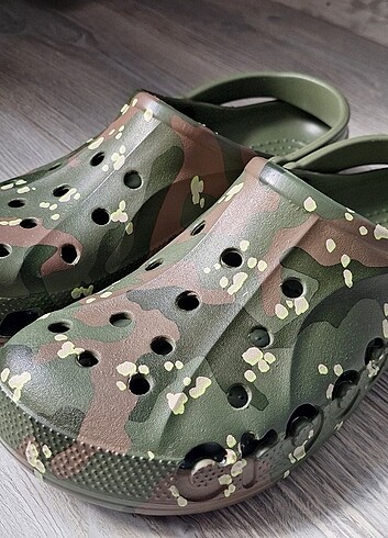 Crocs Asker Kamuflaj renk Terlik 44.5 numara Orijinal bu sezon ü