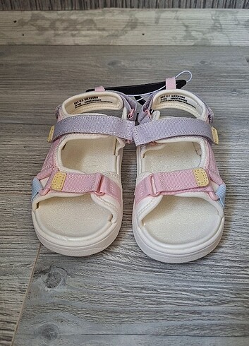 H&M Kız Sandalet iç etiket 180 cm Memory Foam Tabanlı
