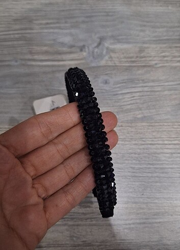 İnce pırıltılı Taç
