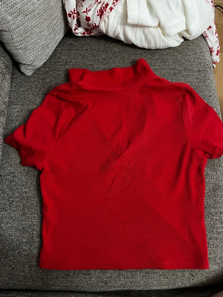 Defacto Kırmızı V-Yaka Polo Tişört - Görsel 2