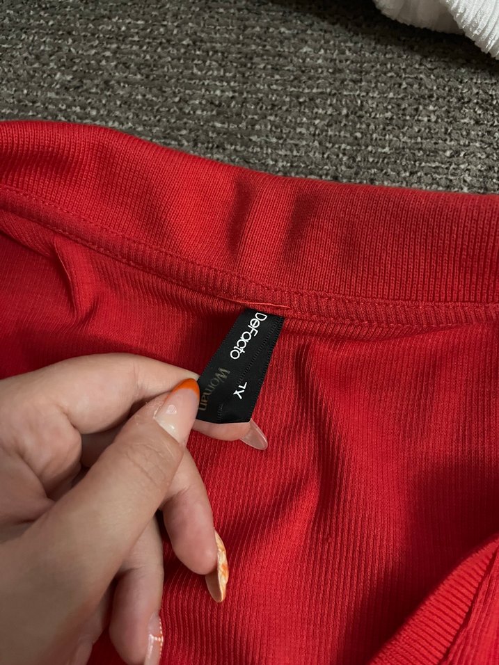 Defacto Kırmızı V-Yaka Polo Tişört - Görsel 4