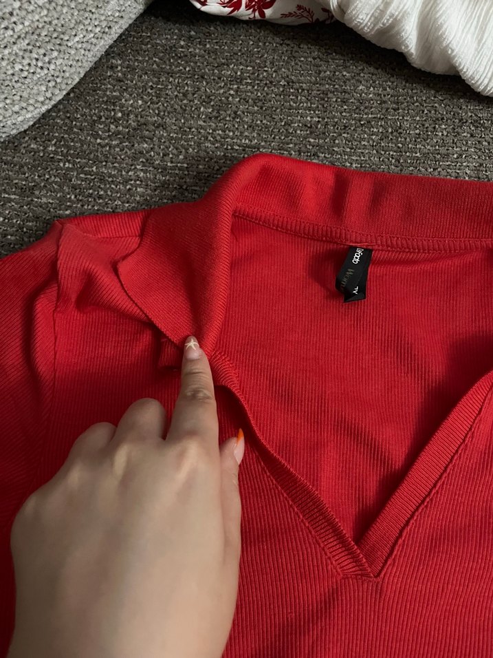 Defacto Kırmızı V-Yaka Polo Tişört - Görsel 3