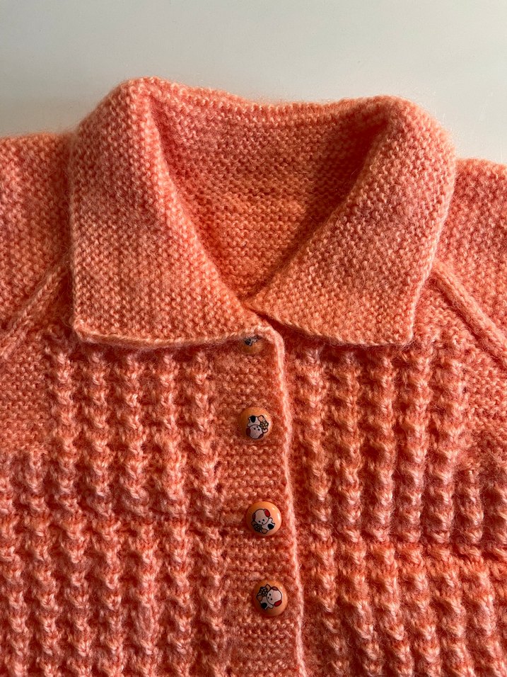 El Örgüsü Somon Rengi Yakalı Bebek Hırkası - Görsel 2