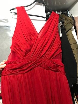 Kırmızı şifon elbise