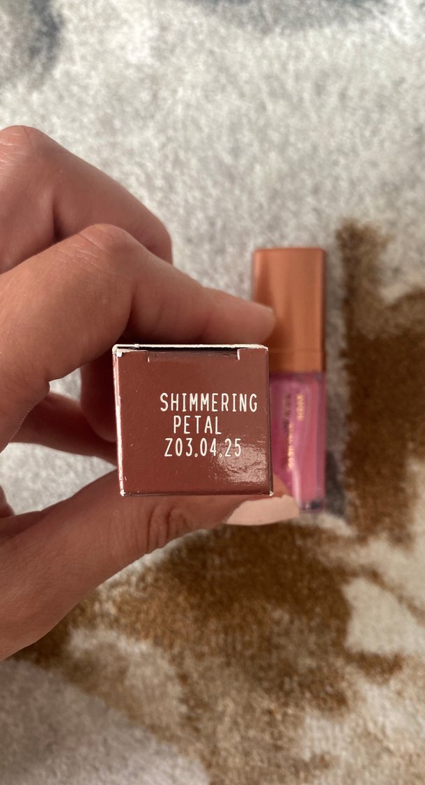 Avon Besleyici Parlak Pembe Dudak Parlatıcısı - Görsel 2