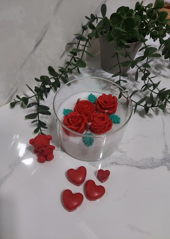 Kırmızı Gül Detaylı Dekoratif Mum