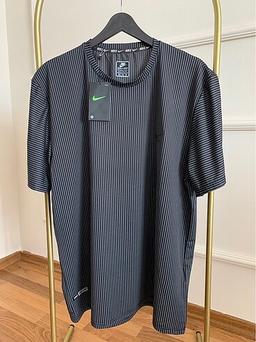 Nike Drı-Fıt Air Max tişört