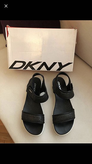 DKNY SANDALET