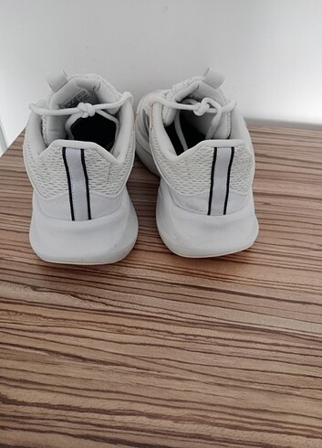 39 Beden beyaz Renk Orjinal Adidas