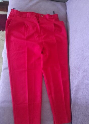 44 Beden kırmızı Renk Kırmızı kumaş pantolon 