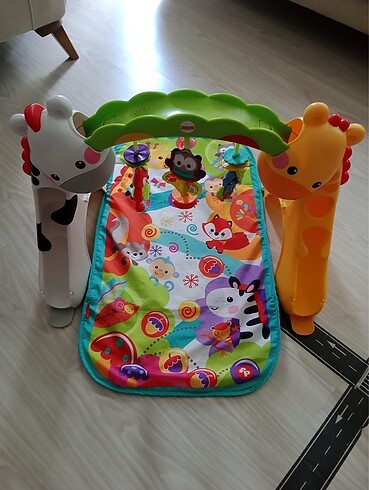 Fisher price renkli oyuncak dünyası jimnastik merkezi