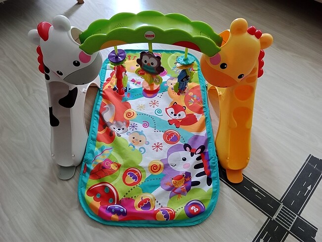 Fisher price renkli oyuncak dünyası jimnastik merkezi