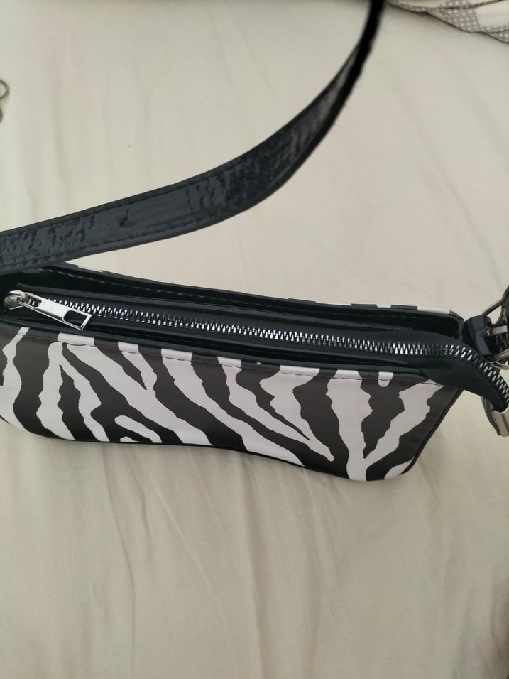 Zebra Desenli Deri Kadın Omuz Çantası - Görsel 3