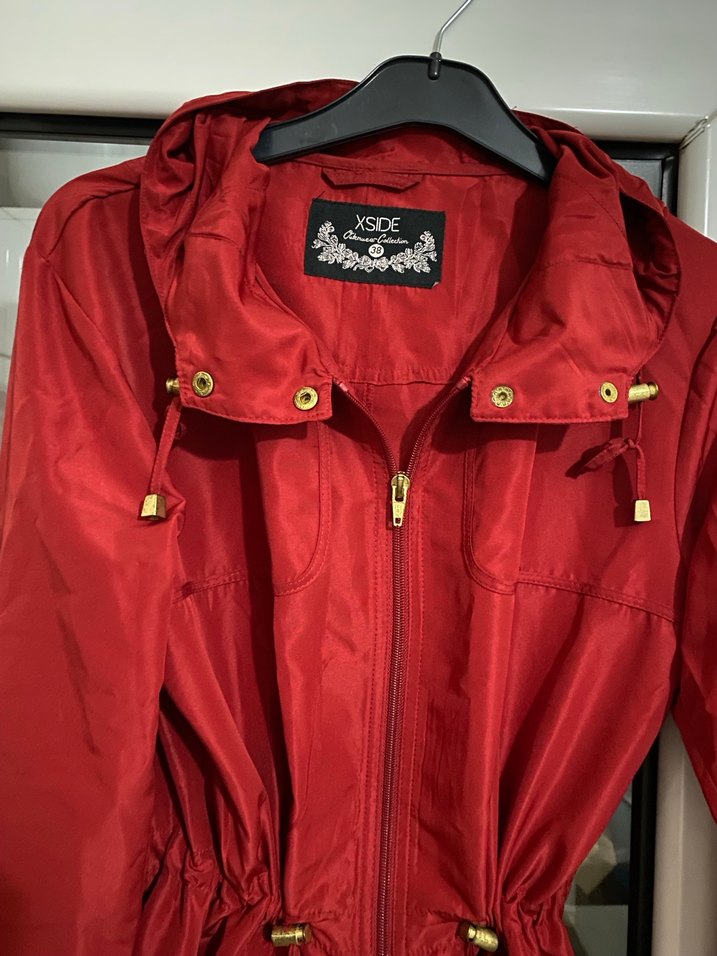 Kadın Kırmızı Midi Parlak Yağmurluk - Görsel 2