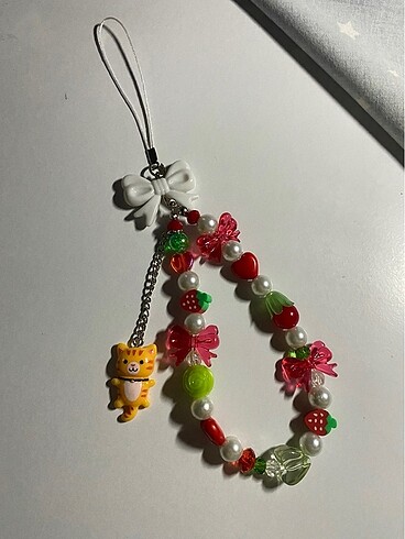 Beden çilekli charm