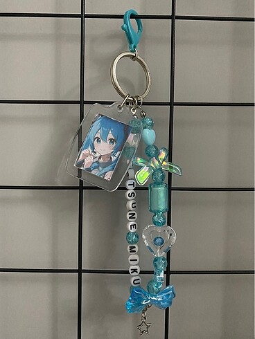 hatsune miku keychain