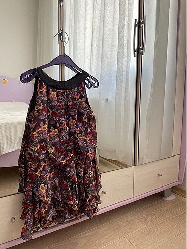 6 Yaş Beden çeşitli Renk H&M KIZ ÇOCUK ELBİSESİ