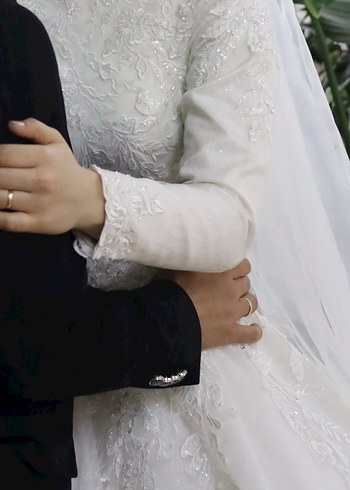 38 Beden beyaz Renk Uzun Kollu Beyaz kuyruklu Gelinlik