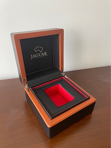  Beden yeşil Renk Jaguar Erkek Saat