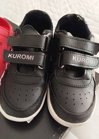 29 Beden pembe Renk Kız Çocuk Pembe Kaydırmaz Terlik ve Kuromi Siyah Ayakkabı