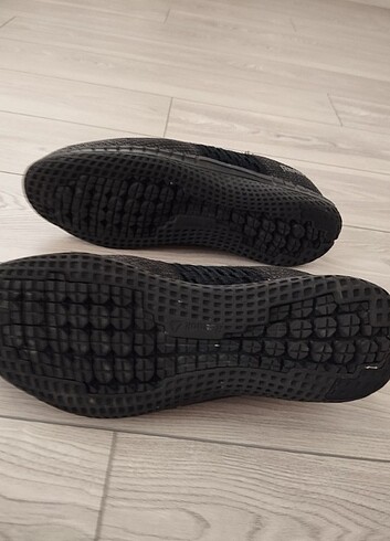 42.5 Beden siyah Renk Reebok ayakkabı