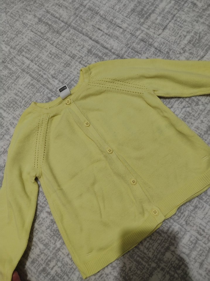 Sarı Düğmeli Kız Hırka - Görsel 2