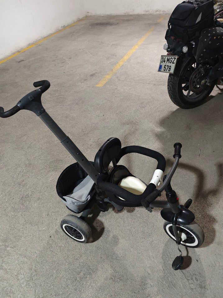 Gri-Beyaz Çocuk Üç Tekerlekli Bisiklet - Görsel 4