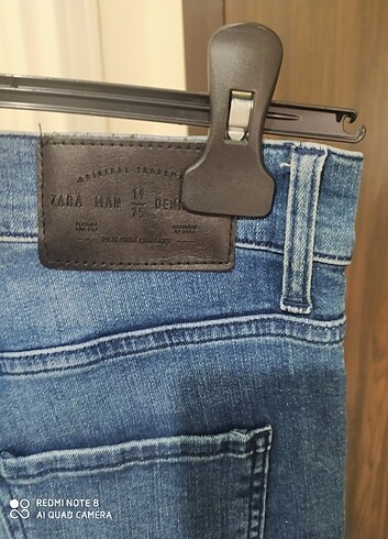 Zara Dizleri yırtık modelli Jean pantolon 