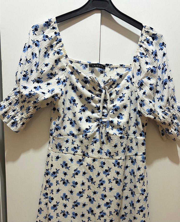 Çiçekli Elbise - Görsel 2