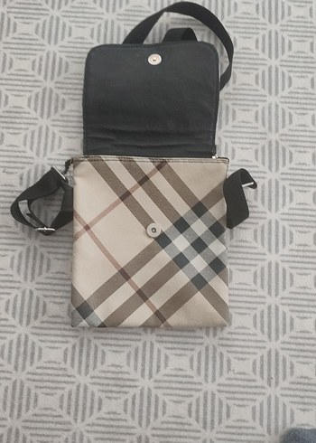 Burberry Kareli Tokalı Kadın Çapraz Çanta