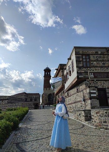 Mavi Drape Detaylı Uzun Tesettür Abiye - Görsel 4