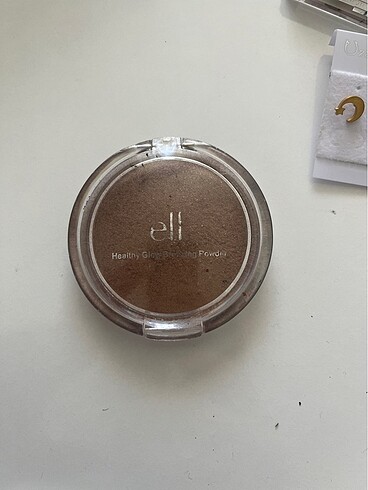 Bronzing powder