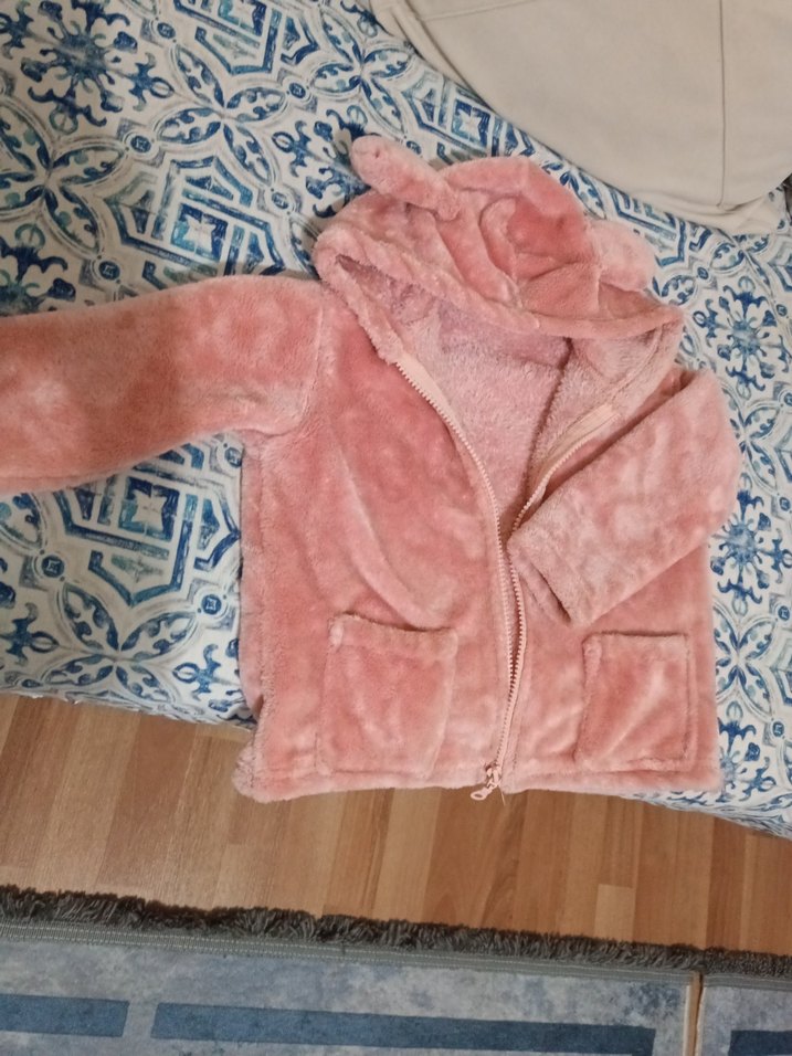 Kız Çocuk Kapüşonlu Pembe Peluş Ceket - Görsel 3