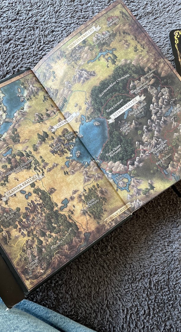 Tozlaşmış Harabeler - Emre Güleç - Görsel 3