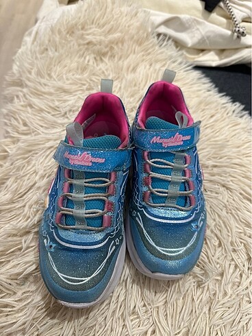Skechers spor ayakkabı