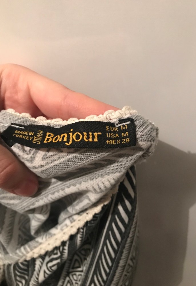 V yaka, pileli, uzun gri elbise - Görsel 4