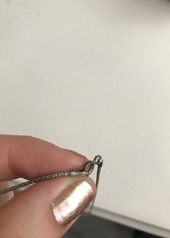 Beden gri Renk Gümüş Zincir Detaylı Zülfikar Desenli Kolye
