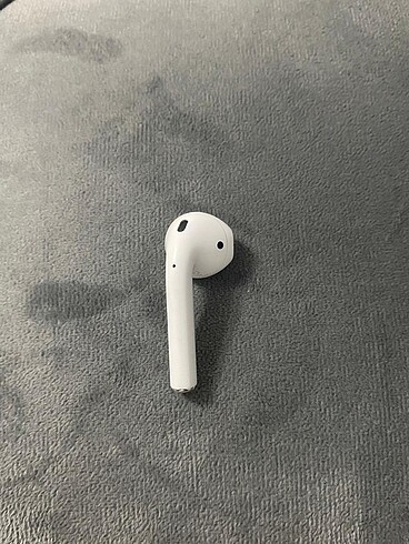 Sağ airpods orijinal, kalan kısmını kaybettiğim için satıyorum