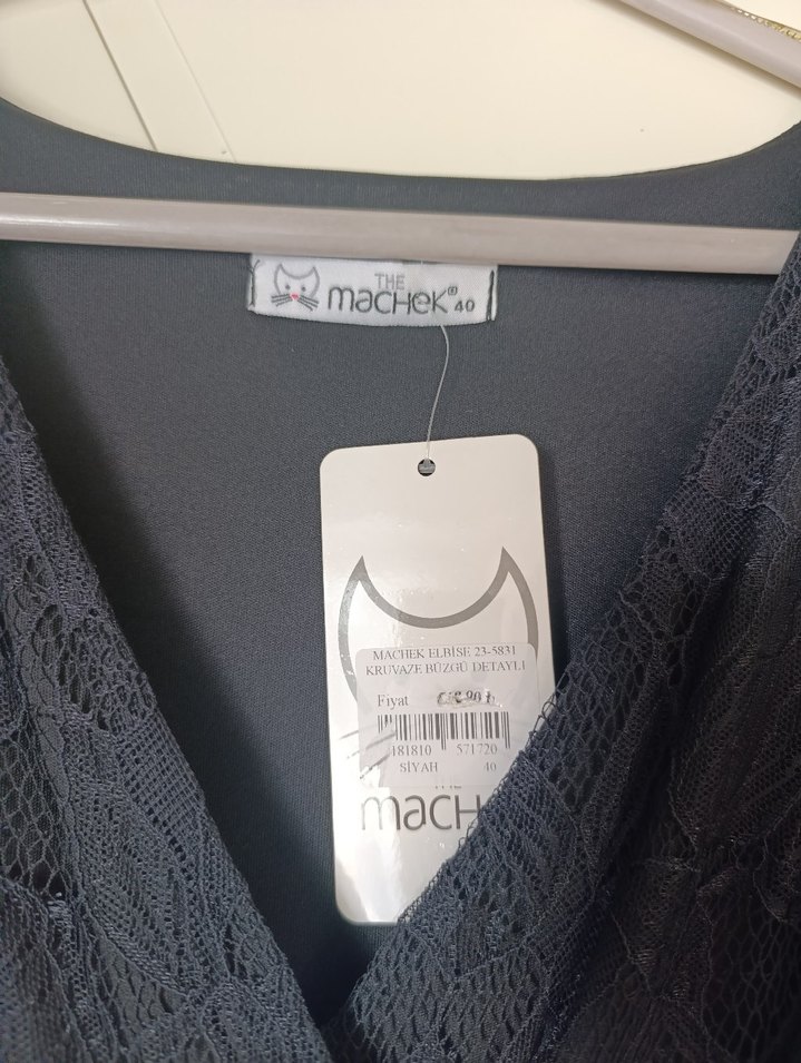 Dantel Detaylı Siyah Uzun Kollu V Yaka Elbise - Görsel 4