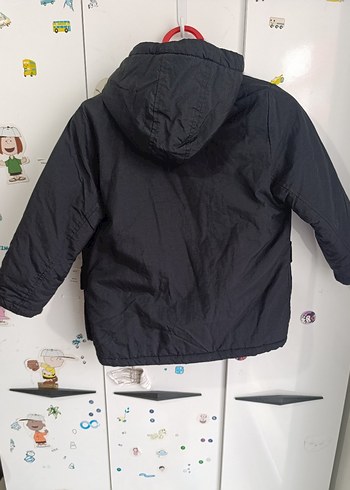 Erkek Çocuk Siyah Kapüşonlu Mont - Görsel 4