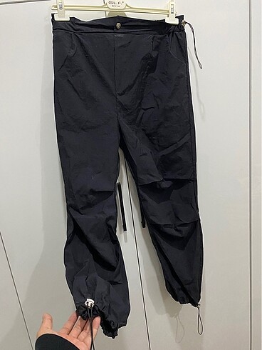 Bershka Paraşüt pantolon